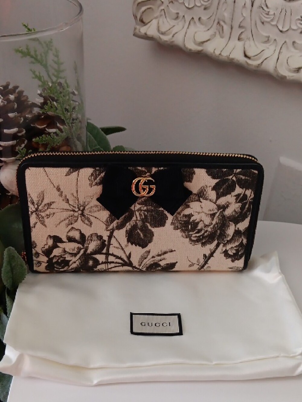 Gucci Cream and Black Floral Canvas Zip Wallet with Gold GG